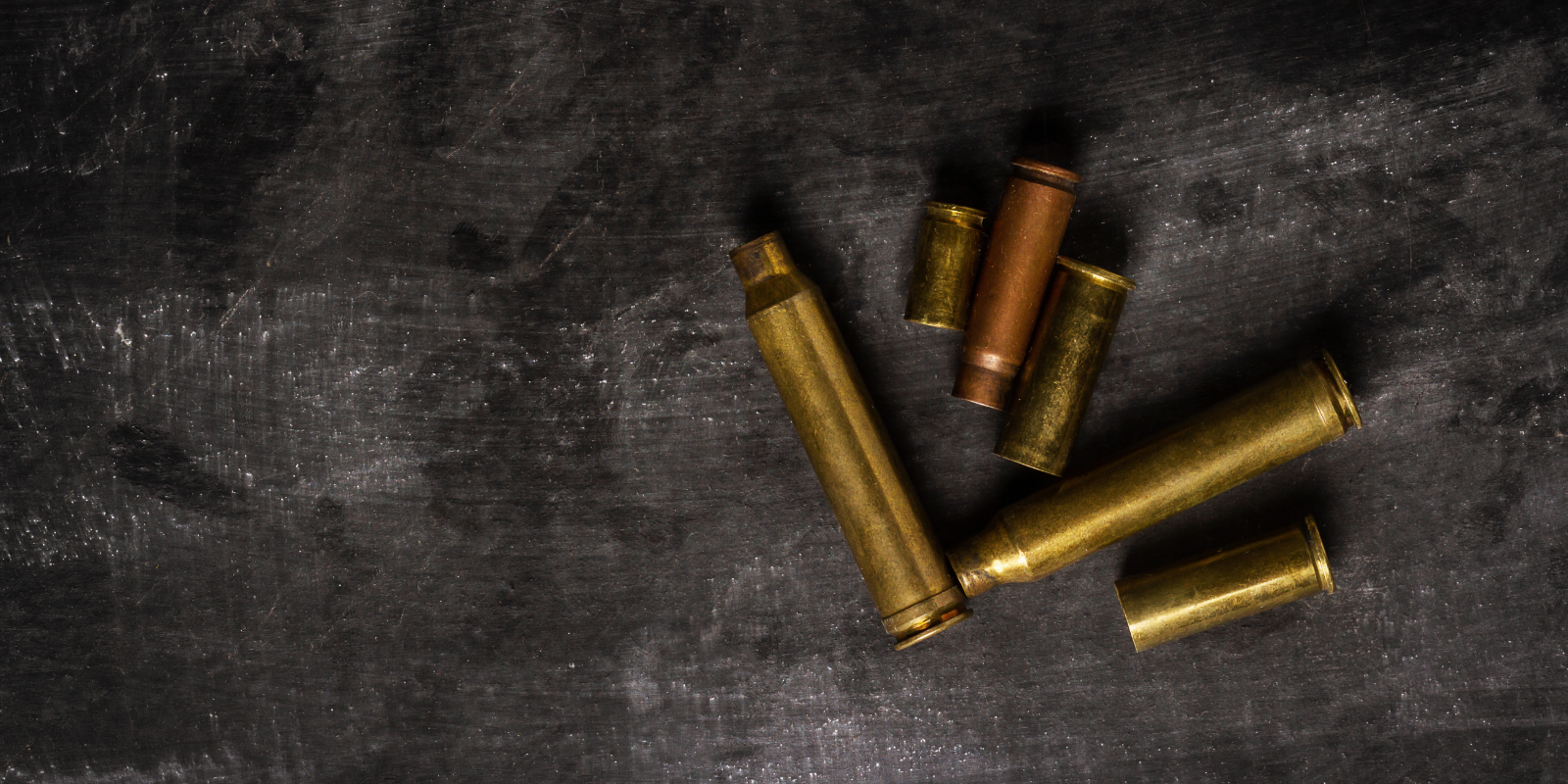 Il linguaggio violento della ‘ndrangheta: l’escalation delle intimidazioni tra incendi e proiettili