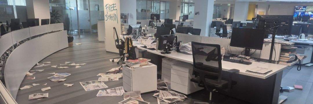 Assalto a “La Stampa”, la condanna delle istituzioni