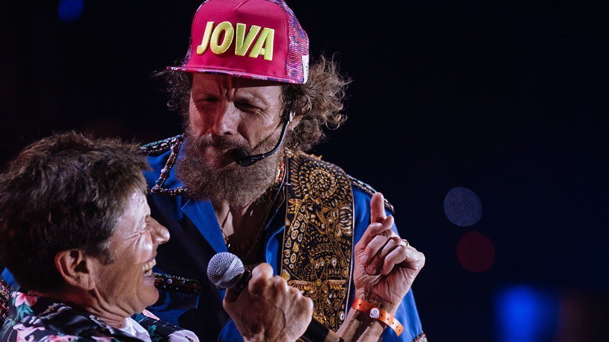 Gianni Morandi a Jovanotti: «Portami a Roccella Jonica»