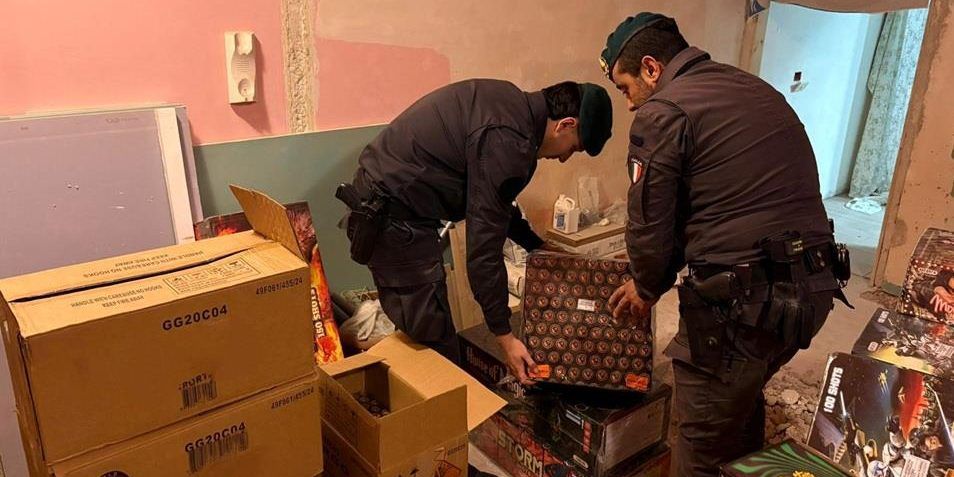 Sequestrata una tonnellata di botti illegali in due depositi clandestini nel Cosentino – VIDEO