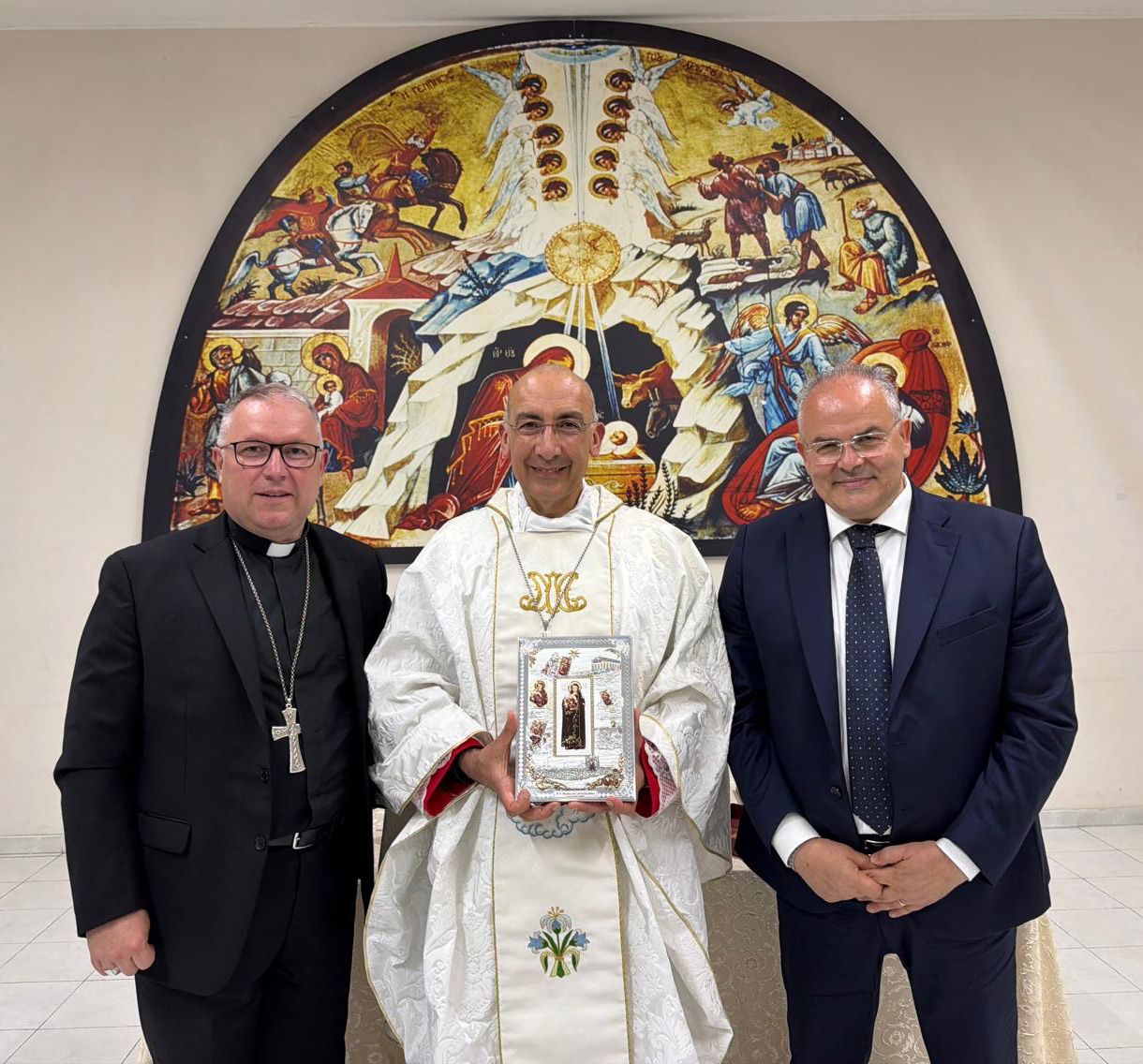 Al Cardinale Reina il bassorilievo di Affidato dedicato alla Madonna di Capocolonna