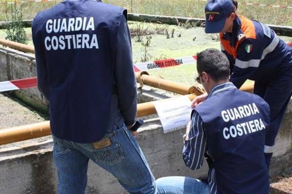 Crotone, sequestrata la sede dei lavoratori del porto