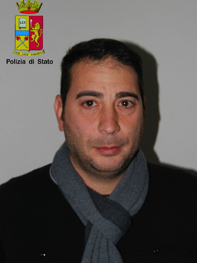 Finti dipendenti comunali promettono una casa In manette anche ex consigliere di Reggio