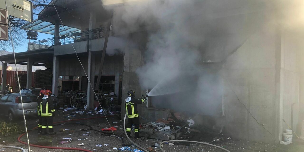 Esplosione in un capannone nel Pordenonese, muore 64enne