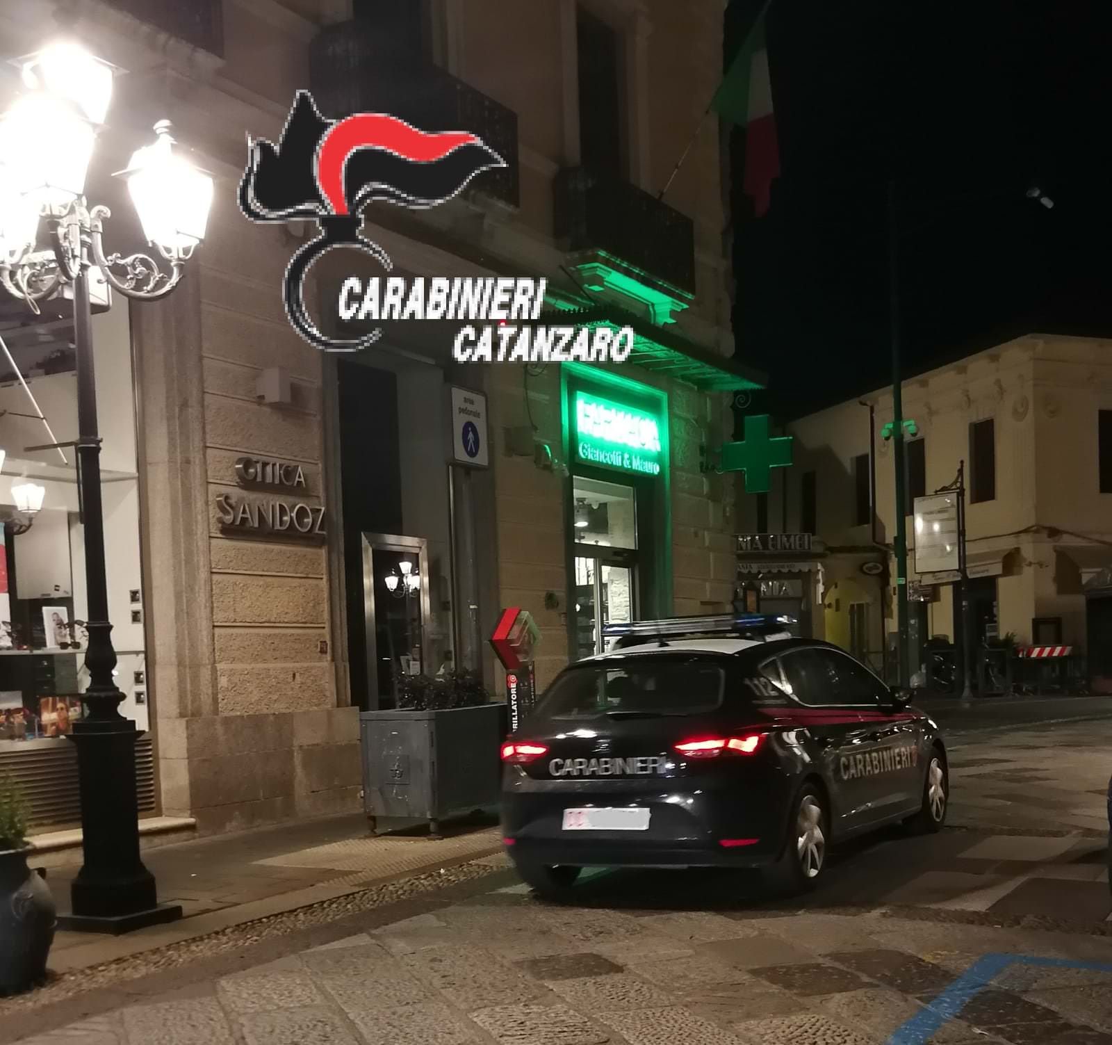 Davoli, nasconde 350 grammi di marijuana in casa: 19enne in manette