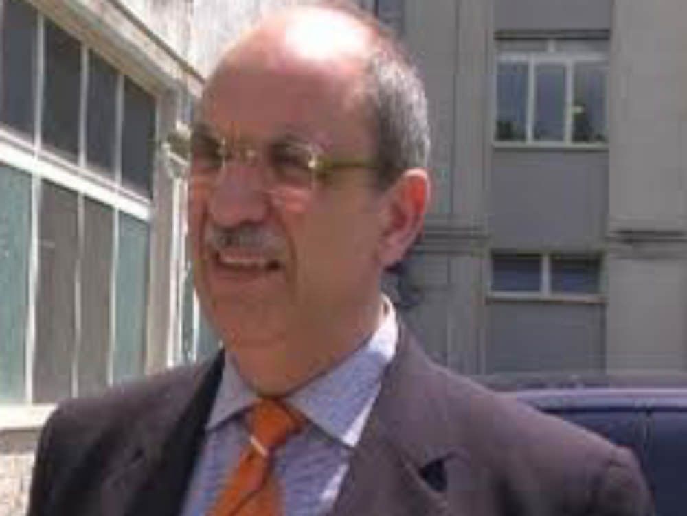 Asp di Cosenza, sì all`interdizione per il dg Scarpelli