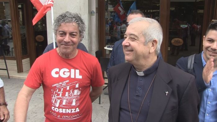 Anche l’arcivescovo in piazza contro la “secessione dei ricchi”. «Contrario a questa riforma»