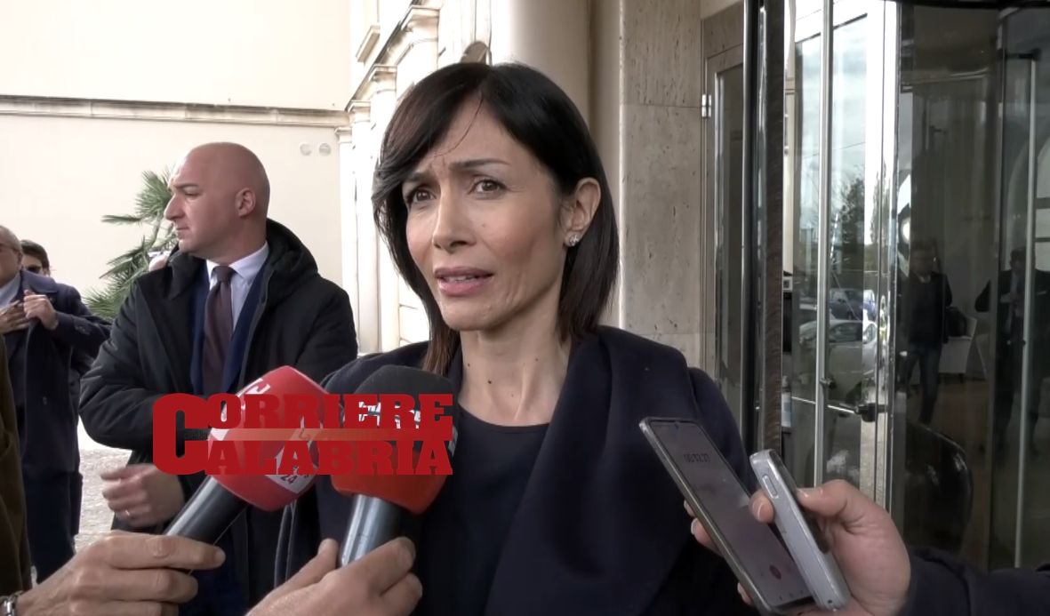 Autonomia, Carfagna: «La Calabria dovrà spendere il 40% dei tributi per l’istruzione»