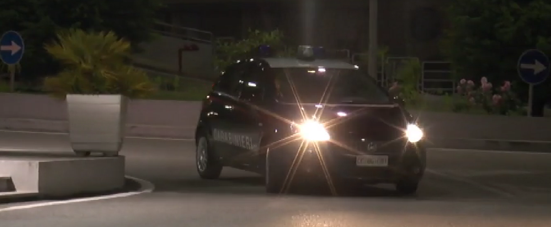 Due ragazzi cosentini aggrediti brutalmente a Sangineto. Schiaffi, pugni e colpi di cric in testa