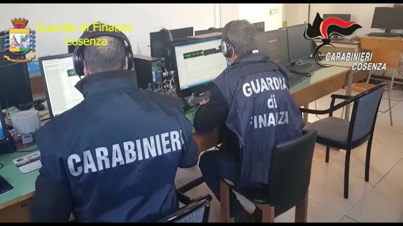 Pulizie "fantasma" all'Annunziata: pazienti lasciati in stanze «sanificate in modo grossolano» – VIDEO