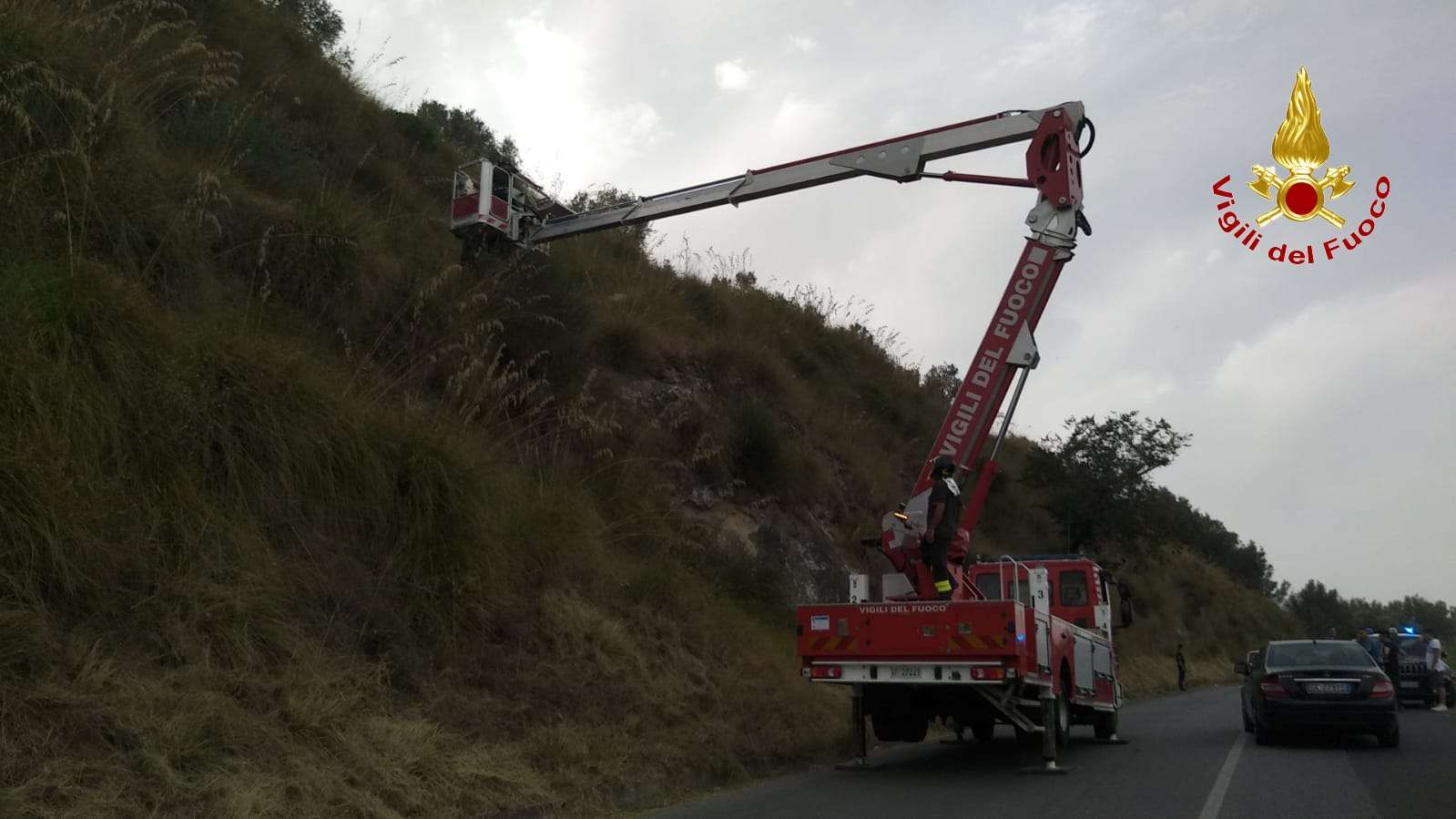Cessaniti, cade in una scarpata e muore