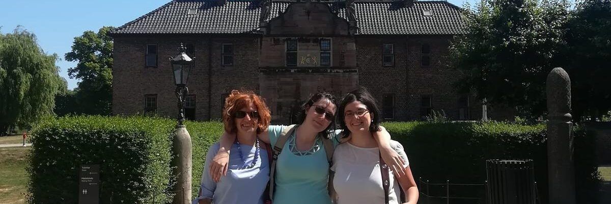 Omicidio vigilessa nel Bresciano: «Non moriva, le abbiamo stretto il collo»