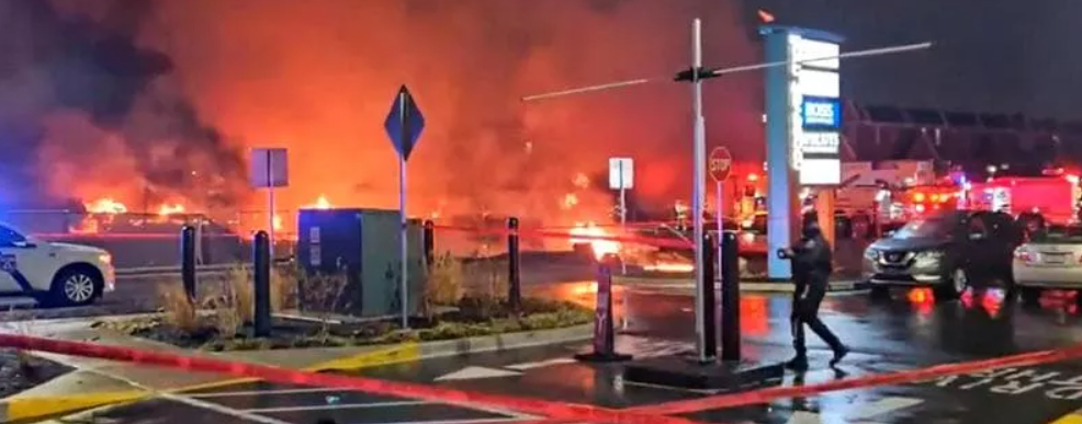 Dramma negli Usa, precipita un’aeroambulanza a Philadelphia: 6 morti