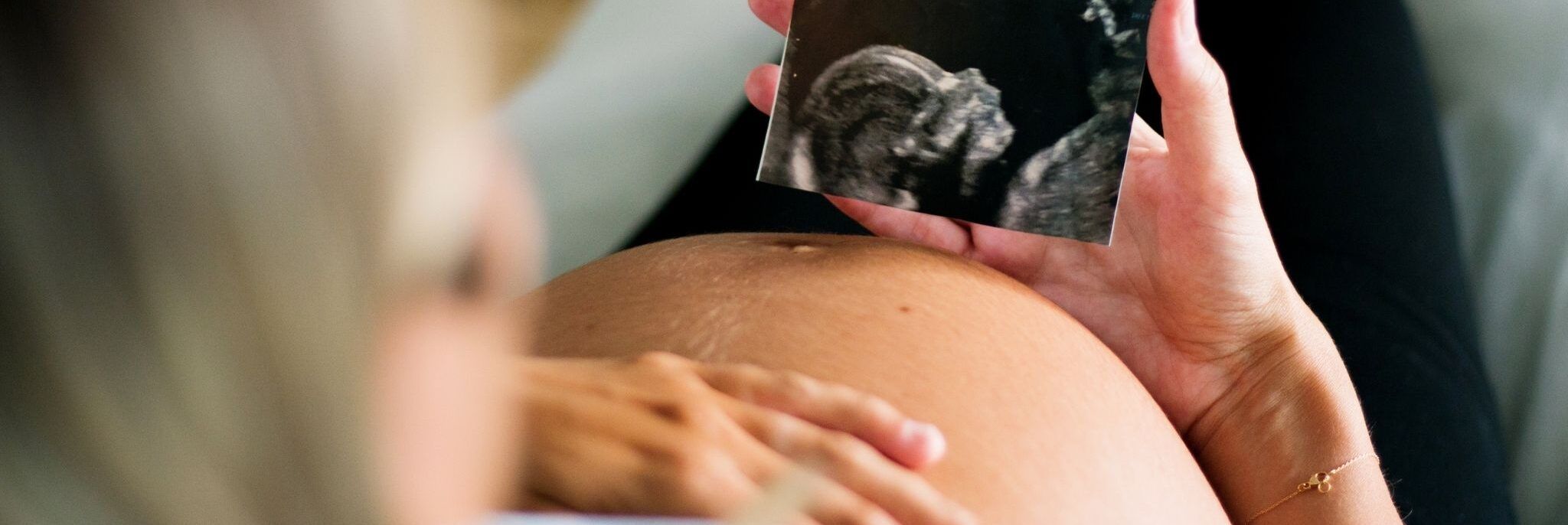 Mamme italiane sempre più anziane, il primo figlio dopo i 32 anni