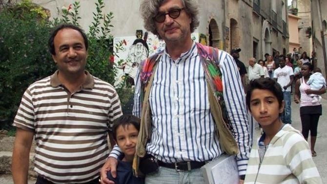 Wim Wenders: «Dopo Lucano mi aspetto di vedere il Papa in manette»