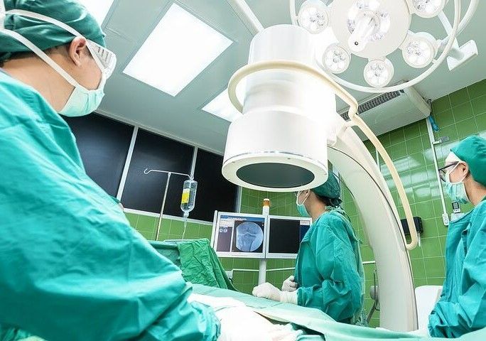 Debito, Piano operativo, assunzioni, ospedali. La “corsa” per salvare la sanità