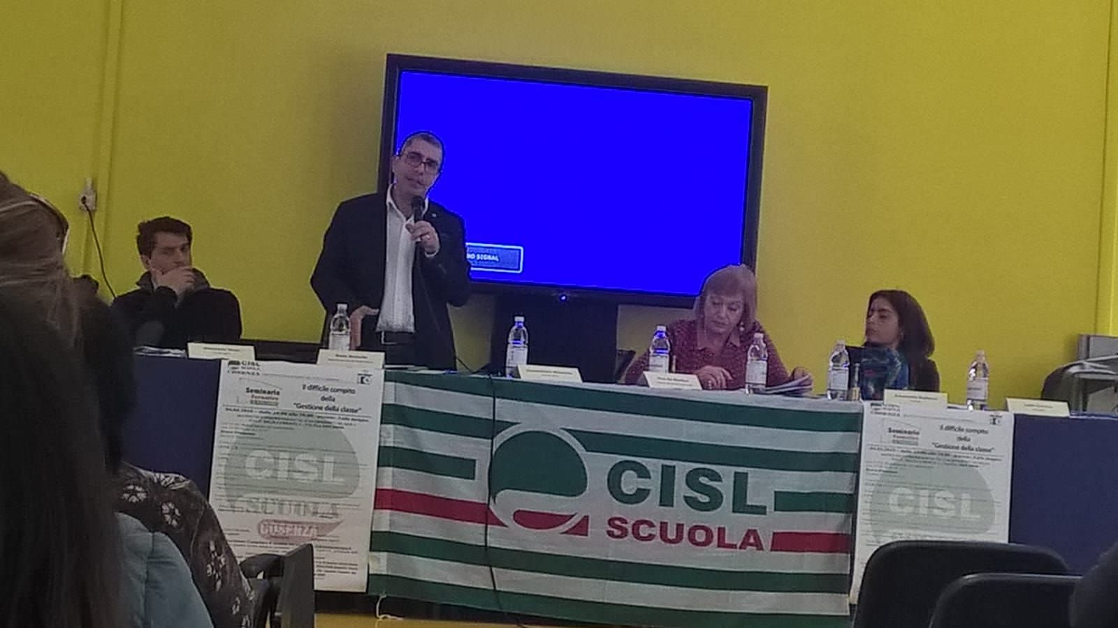 Scalea, il tema delle difficoltà di “tenere” una classe