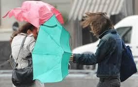 Allerta meteo, domani forti venti