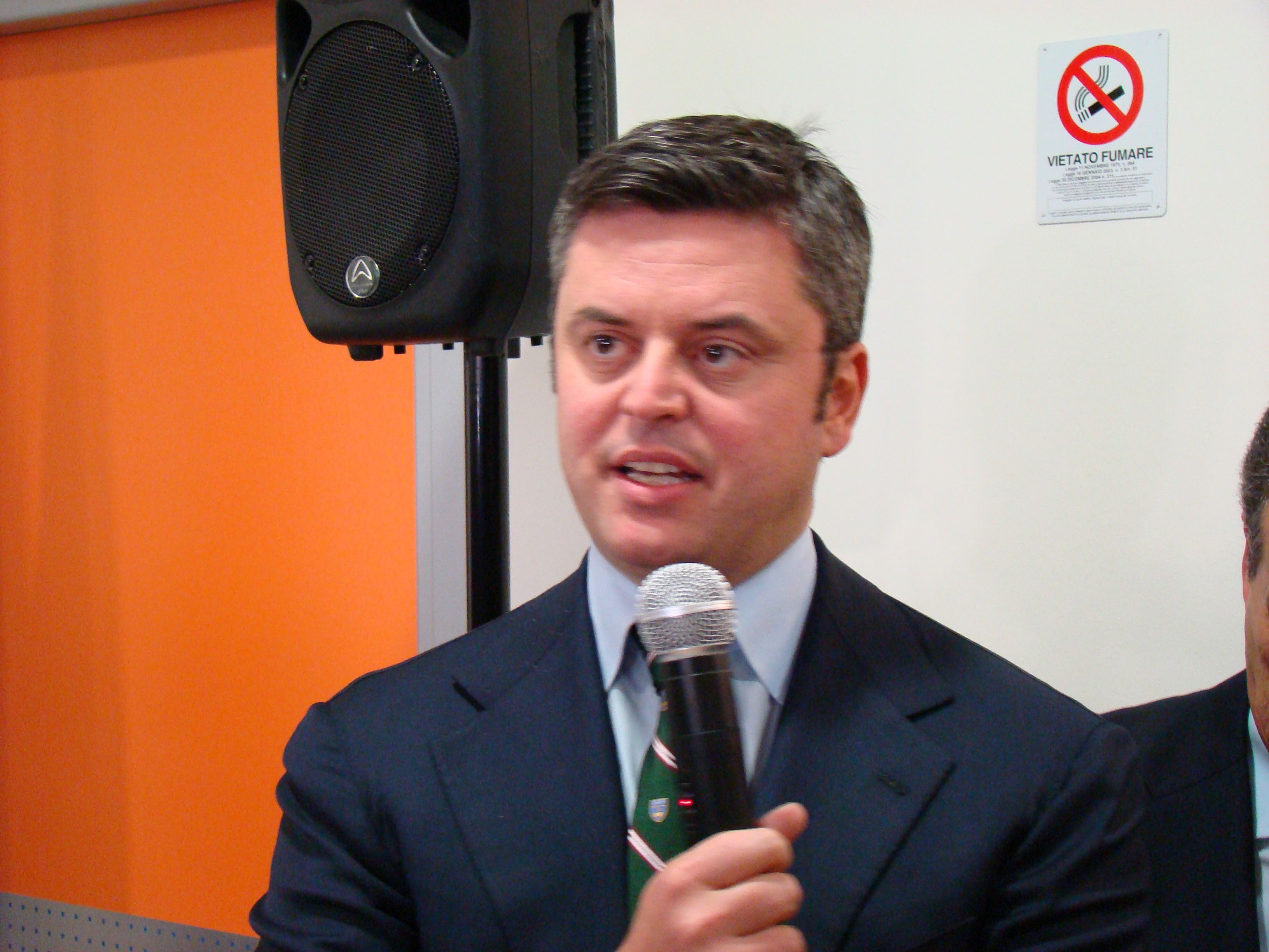 Cosenza, Mancini invoca l’unità: «Serve una sintesi nuova»