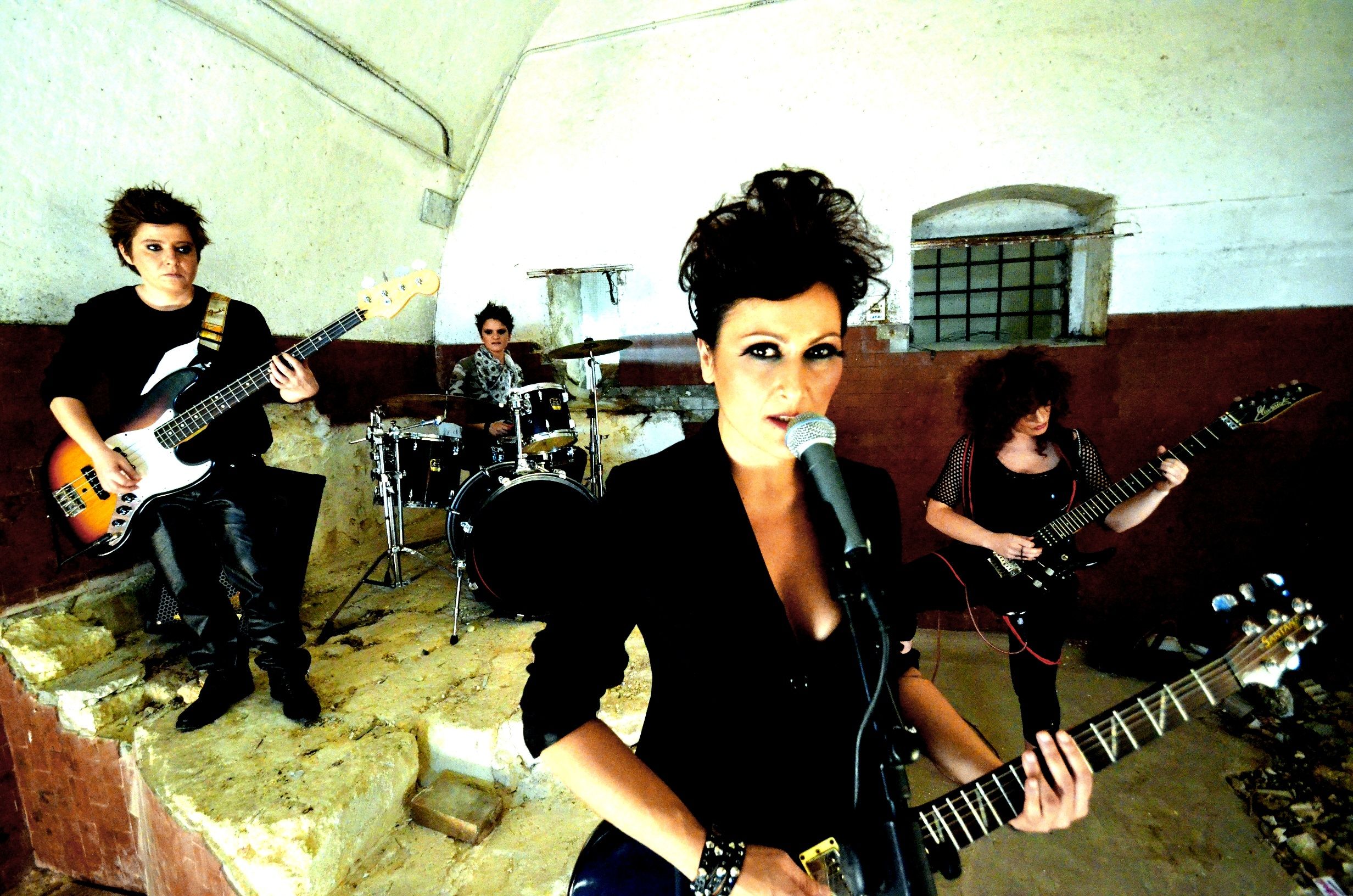 Il rock delle Rivoltelle fa tappa a Rende