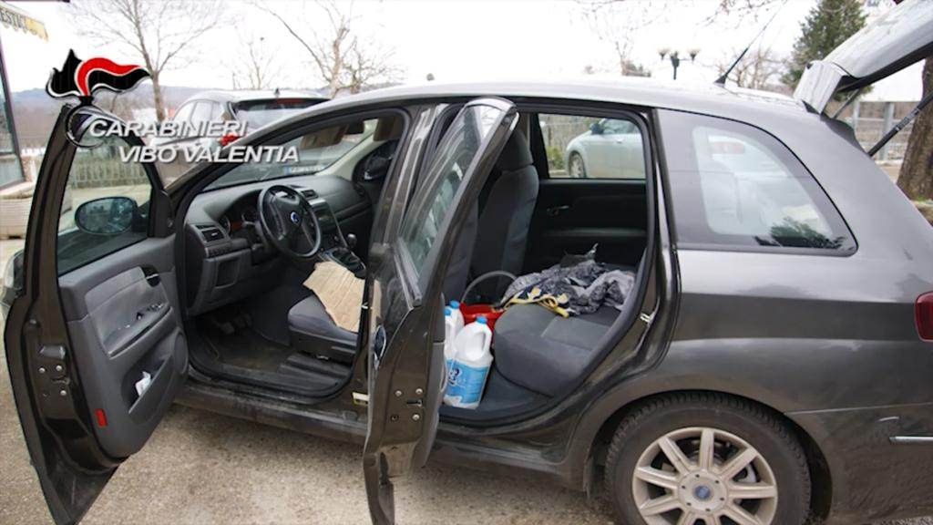 Tenta di far esplodere l’azienda del figlio, arrestato