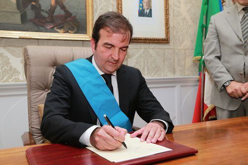 HORROR SHOW | Gli Ufo a Lamezia e Occhiuto lo spazzatore