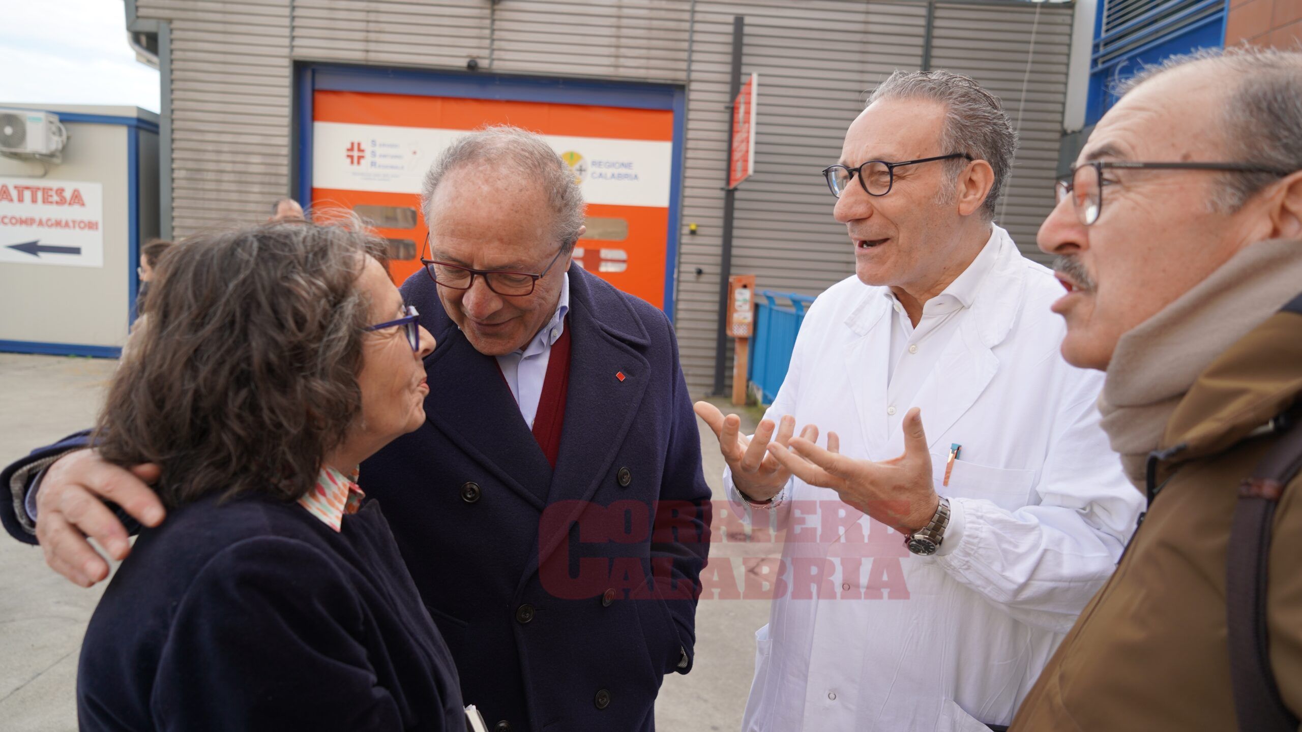 Marina Sereni guida l’ispezione dei dem calabresi all’Annunziata. «Troppi codici bianchi affollano il Pronto soccorso»