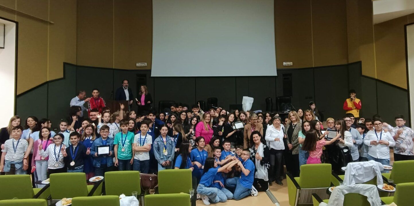 Bullismo e cyberbullismo, premiati gli studenti che hanno partecipato al progetto “Vicino a te…”