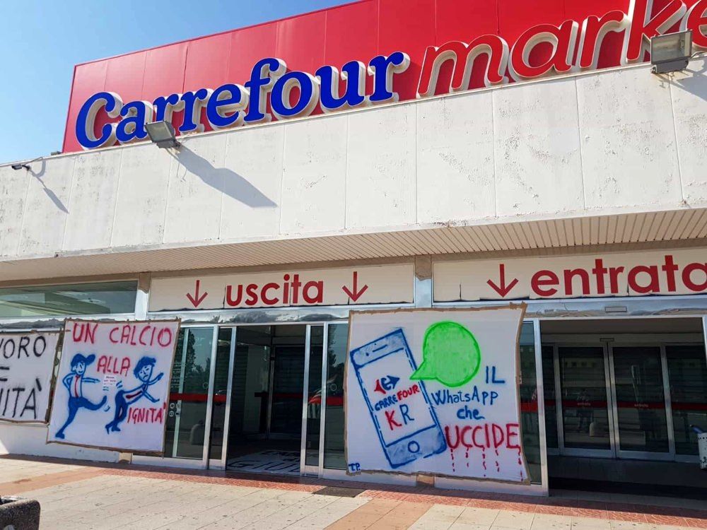 Vertenza Carrefour Crotone, i sindacati: «Dalla Gdl comunicazioni intempestive e imprecise»