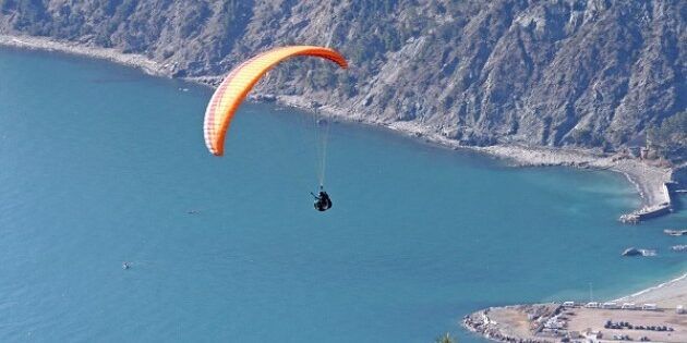 Precipita nel Vibonese durante il parapendio, grave 47enne di Bronte