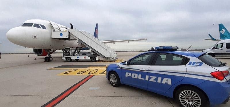 Vibo Valentia, espulso esponente della “Black Axe”: era detenuto per mafia