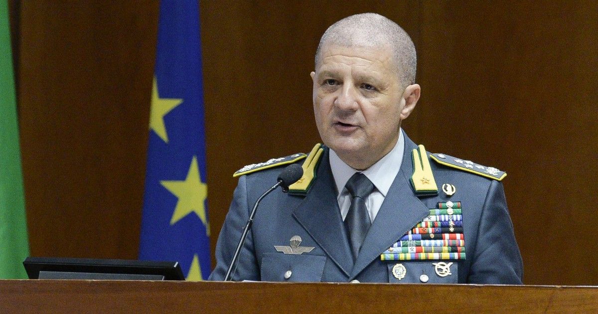 Il comandante generale della Guardia di Finanza Giuseppe Zafarana in visita al Comando regionale della Calabria