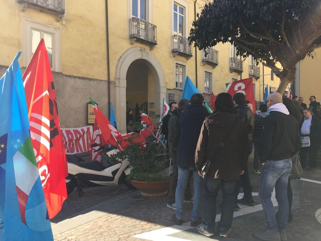 Telecomunicazioni agitate, "assedio" a Confindustria
