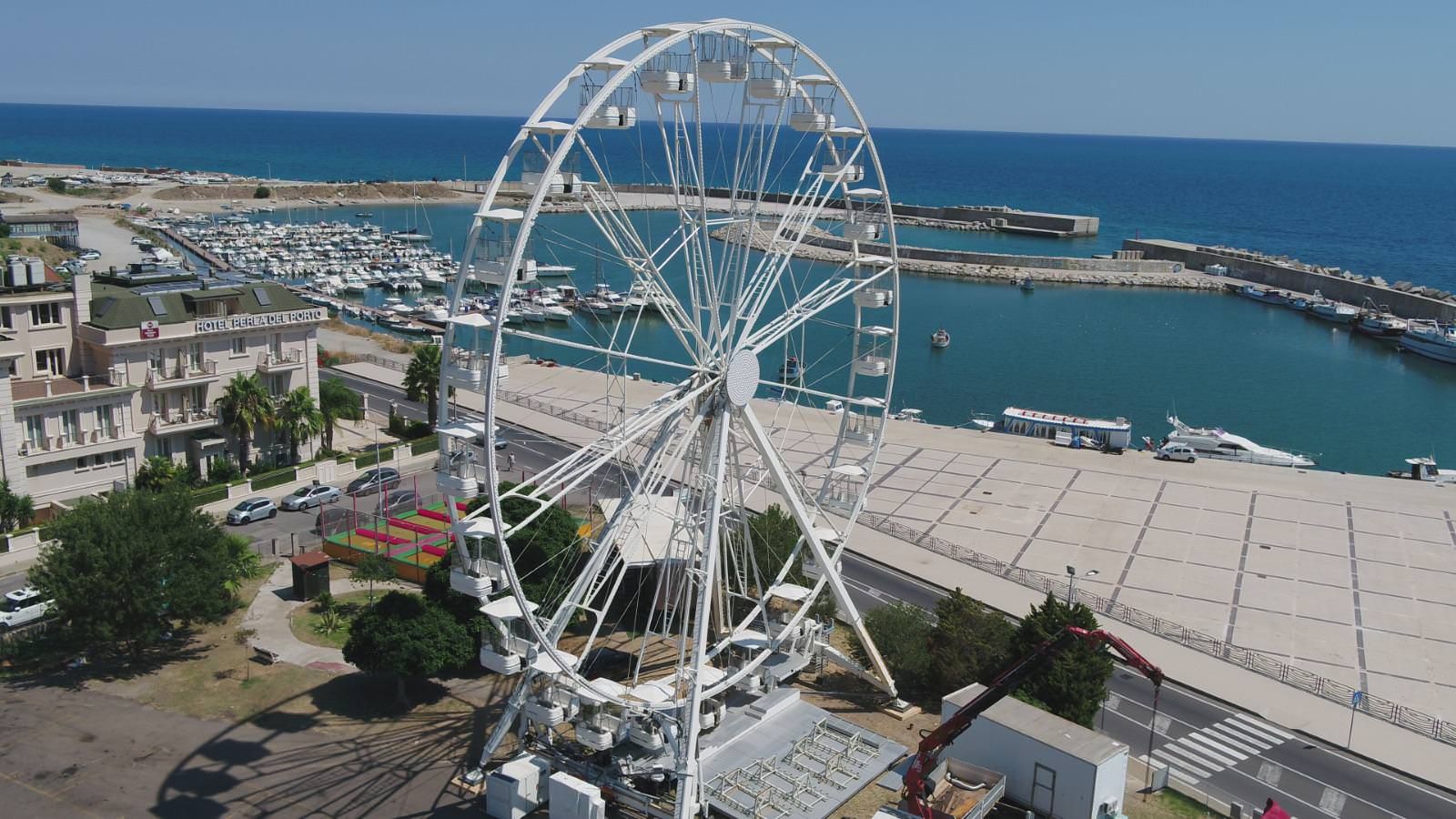 Una ruota panoramica per ammirare il mare di Catanzaro