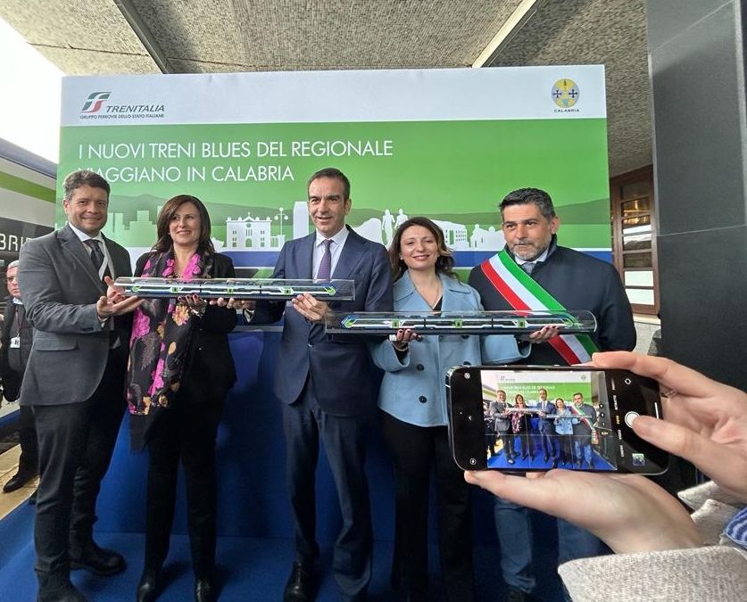 Innovazioni nei regionali di Trenitalia, in servizio il primo treno ibrido