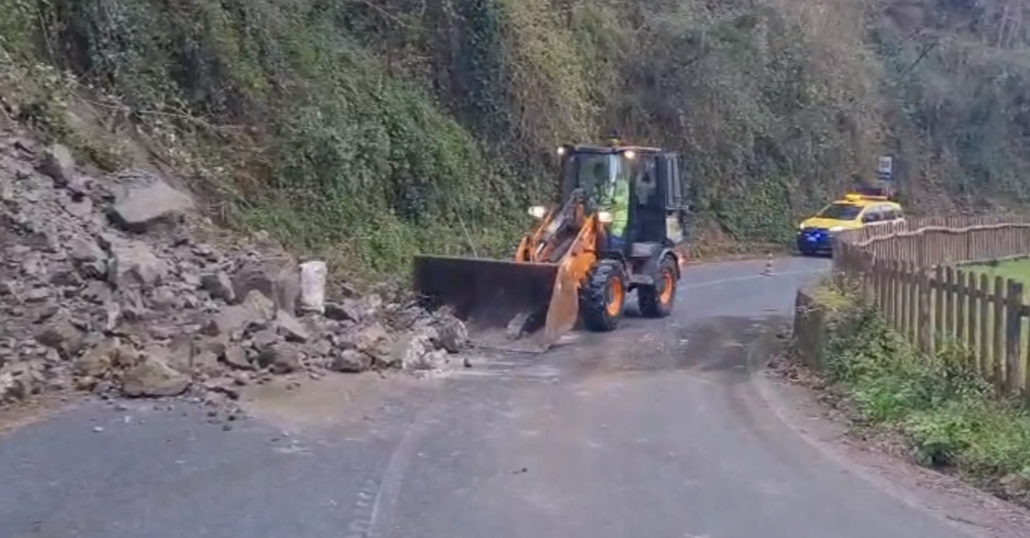Maltempo nel Vibonese, frana sulla statale 182 a Gerocarne – VIDEO