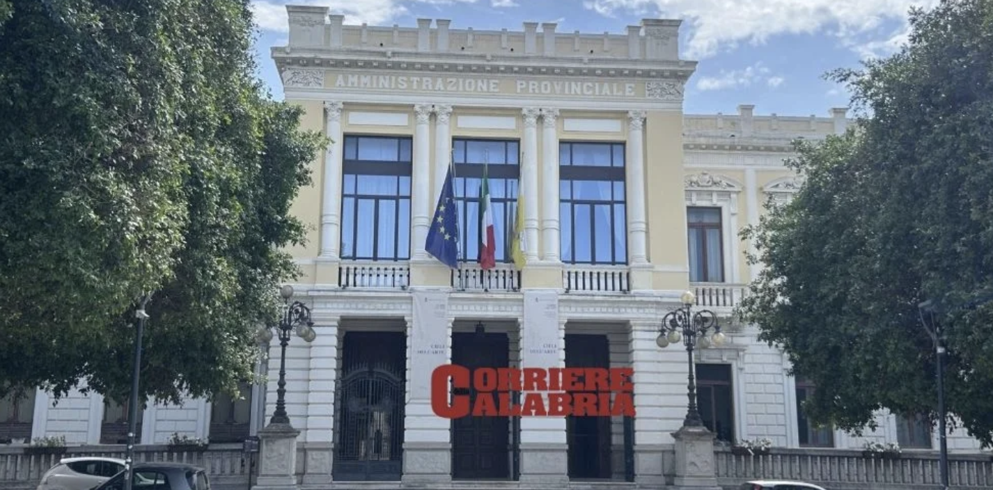 Reggio, centrodestra a valanga nelle elezioni metropolitane con 10 seggi. Il centrosinistra si ferma a 4