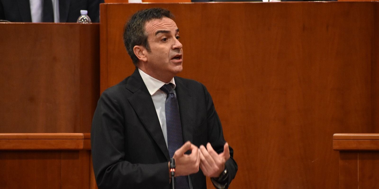 Sì all’aumento degli stipendi per i manager della Sanità calabrese. Occhiuto: «Non serve demagogia»