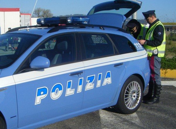 Vibo, tre arresti per furto di auto