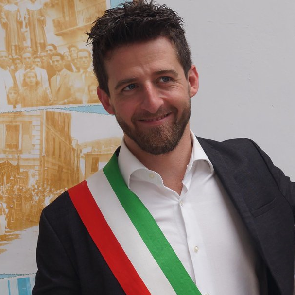 Stasi “lancia” la proposta: «A Corigliano la sede del municipio»