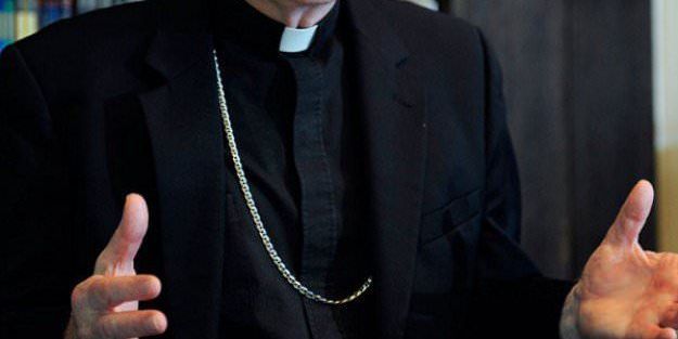 Parroco indagato per pedofilia e assegnato nel Reggino, l’arcivescovo revoca la nomina