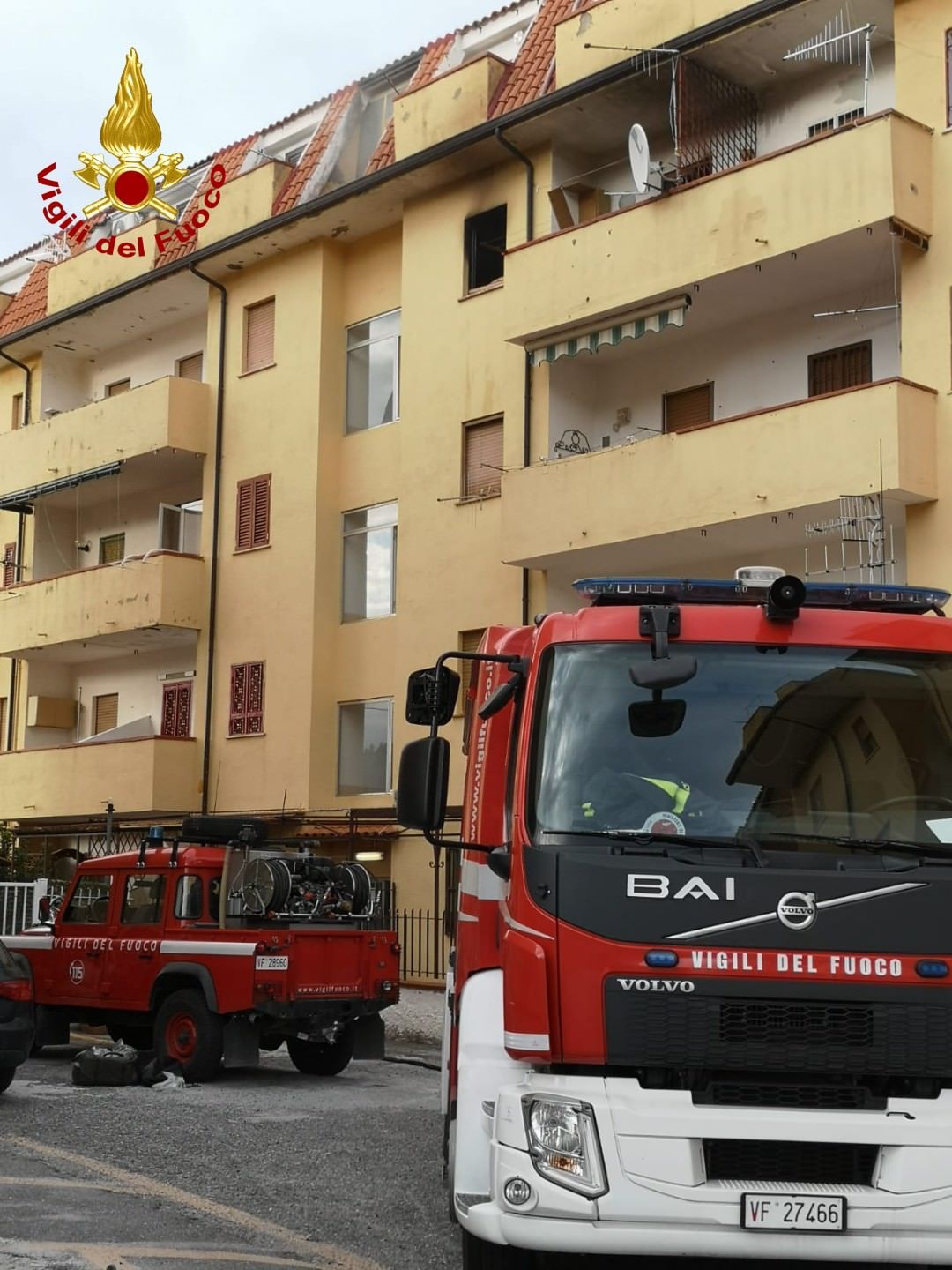 Scalea, in fiamme un appartamento