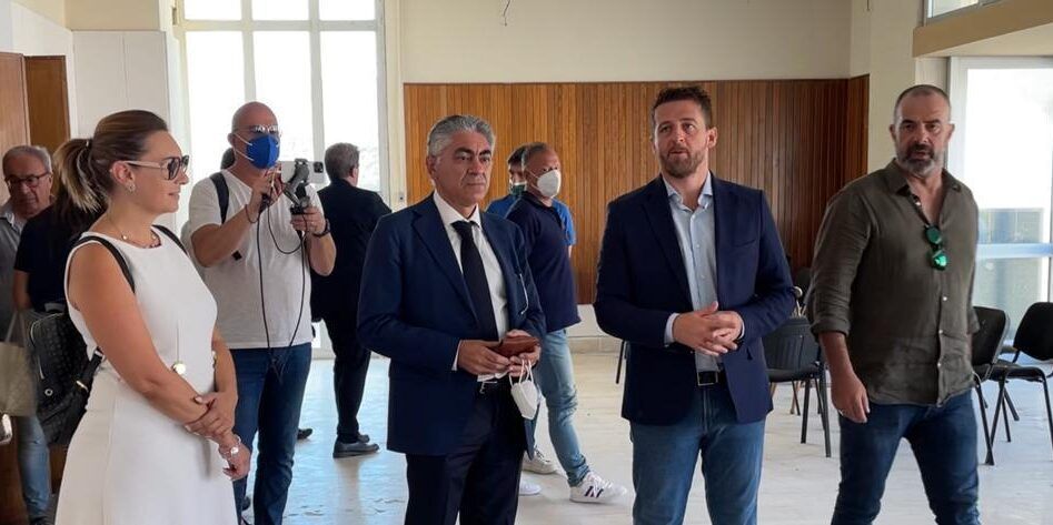 Tribunale di Rossano, dopo 10 anni il monumento alla (in)giustizia “ritorna” al Comune