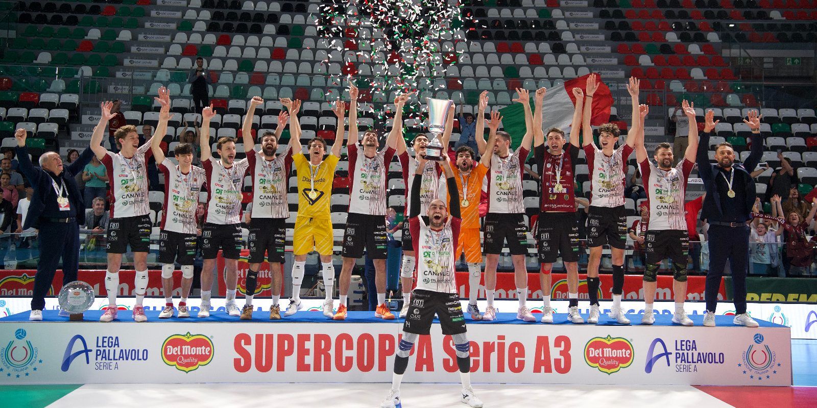 Domotek Reggio Calabria, è storia: conquistata anche la Supercoppa A3