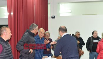 Camini, Alfarano resta: dietrofront sulle dimissioni dopo la bufera randagismo