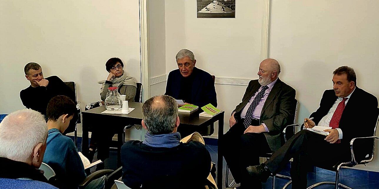 Presentato a Napoli il saggio “Una storia fuori dal Comune” di Gianni Speranza