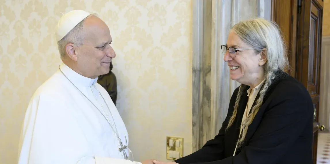 Il Papa incontra la “sacerdotessa” del rock Patti Smith