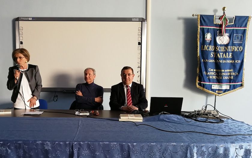 Don Panizza alla “Scuola di antimafia” di San Giovanni in Fiore