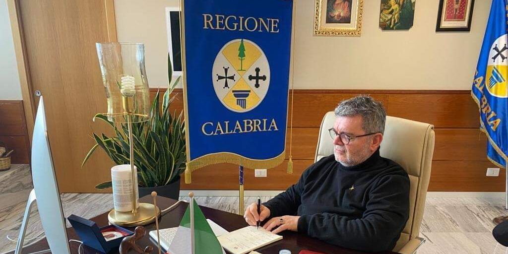 Calabria, sospese le attività scolastiche e universitarie. Spirlì firma l’ordinanza