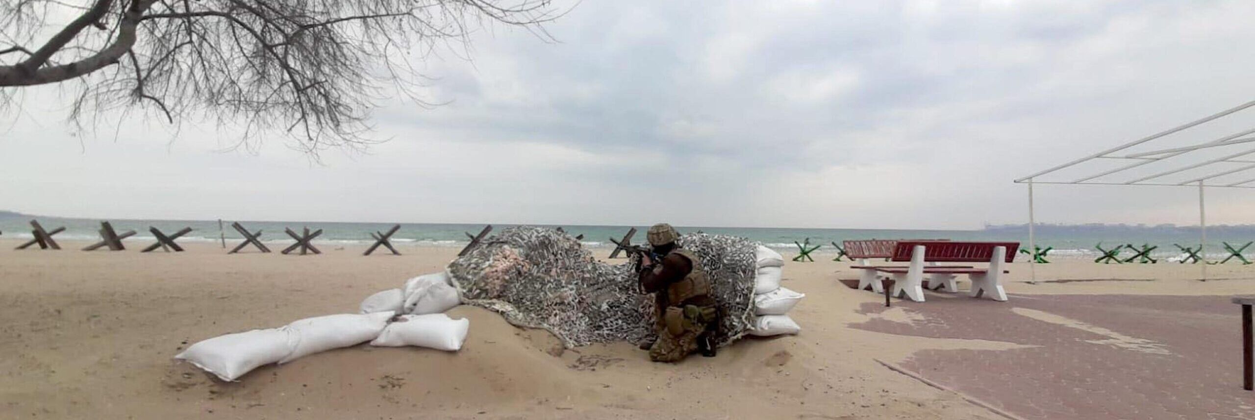 Biden: «Usa accanto all’Ucraina fino alla fine». Kiev respinge sbarco russo